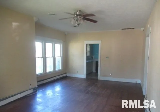 Photo 3 of Single family home for sale at 310 Blossom St, Carterville, IL 62918 | MLS# EB459839 | Listing updated on 2026-08-07