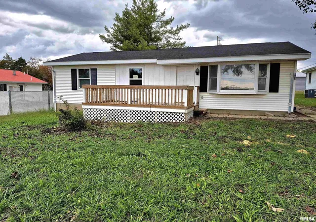 Photo 1 of Single family home for sale at 802 Dillard St, Eldorado, IL 62930 | MLS# EB459992 | Listing updated on 2026-09-03