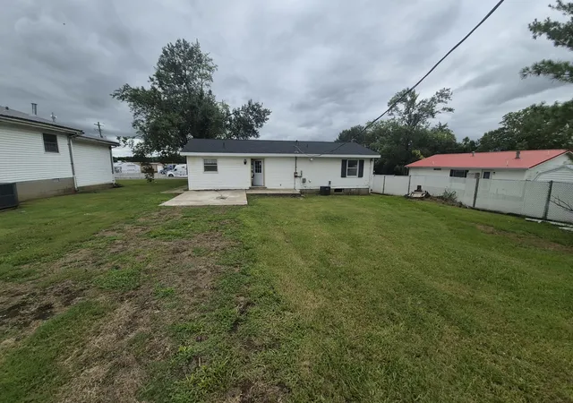 Photo 26 of Single family home for sale at 802 Dillard St, Eldorado, IL 62930 | MLS# EB459992 | Listing updated on 2026-09-03