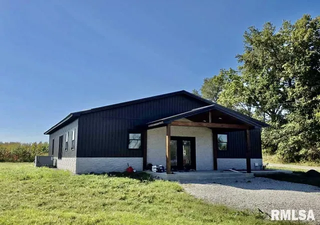 Photo 1 of Single family home for sale at 1934 County Road 315 E Road, Xenia, IL 62899 | MLS# EB460098 | Listing updated on 2026-05-25