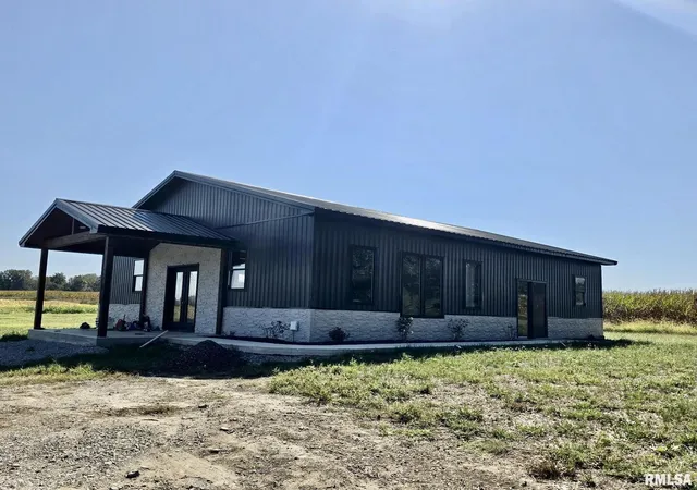Photo 2 of Single family home for sale at 1934 County Road 315 E Road, Xenia, IL 62899 | MLS# EB460098 | Listing updated on 2026-05-25