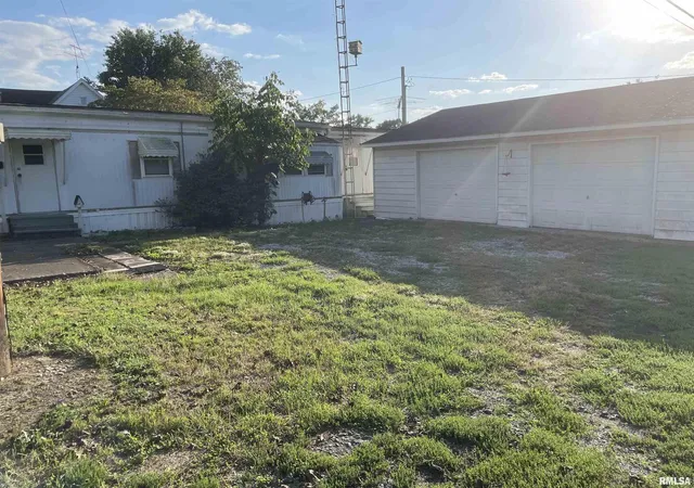 Photo 2 of Single family home for sale at 312 E Randolph St, Mc Leansboro, IL 62859 | MLS# EB460192 | Listing updated on 2026-05-25