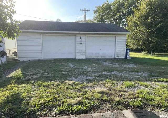 Photo 2 of Single family home for sale at 312 E Randolph St, Mc Leansboro, IL 62859 | MLS# EB460192 | Listing updated on 2026-05-25