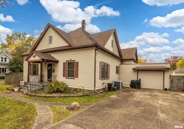Photo 37 of Sale Pending at 306 S Madison St, Marion, IL 62959 | MLS# EB460247 | Listing updated on 2026-07-18