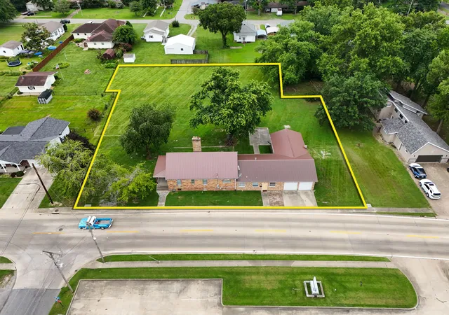 Photo 1 of Multi family home for sale at 1103 W Boulevard St #A & B, Marion, IL 62959 | MLS# EB460319 | Listing updated on 2026-07-29
