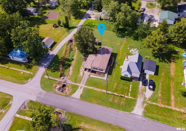 Photo 33 of Single family home for sale at 208 W Pennsylvania Ave, Pittsburg, IL 62974 | MLS# EB460344 | Listing updated on 2026-08-17
