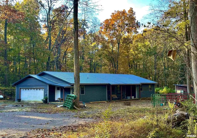 Photo 1 of Single family home for sale at 718 Karbers Ridge Rd, Elizabethtown, IL 62931 | MLS# EB460367 | Listing updated on 2026-05-25