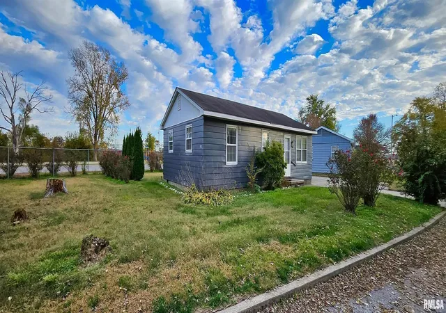 Photo 4 of Single family home for sale at 100 Iroquois St, Mc Clure, IL 62957 | MLS# EB460409 | Listing updated on 2026-05-27