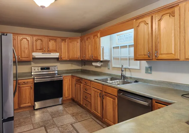 Photo 4 of Sale Pending at 15766 E Tilton Rd, Ina, IL 62846 | MLS# EB460507 | Listing updated on 2026-09-13