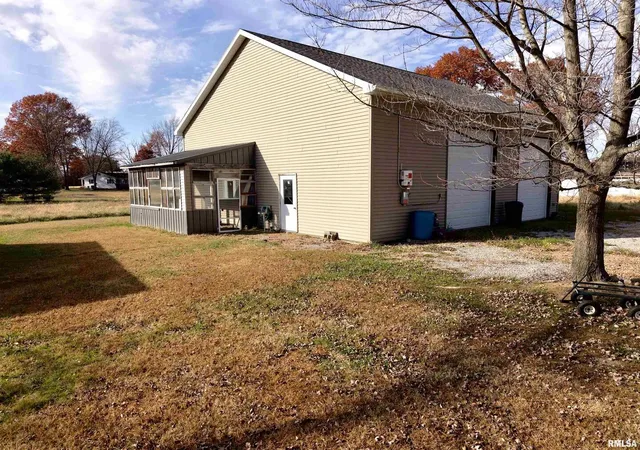 Photo 2 of Sale Pending at 103 Watkins St, Cisne, IL 62823 | MLS# EB460692 | Listing updated on 2026-07-18