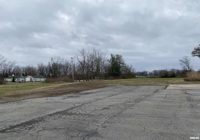 Photo 4 of Land for sale at 1213 US 45, Eldorado, IL 62930 | MLS# EB460739 | Listing updated on 2026-06-10