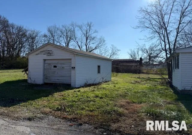 Photo 4 of Land for sale at 124 Michigan St, Harrisburg, IL 62946 | MLS# EB460770 | Listing updated on 2026-05-27