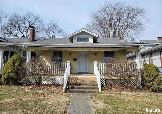 Photo 1 of Single family home for sale at 334 S Lincoln Blvd, Centralia, IL 62801 | MLS# EB460785 | Listing updated on 2026-05-27