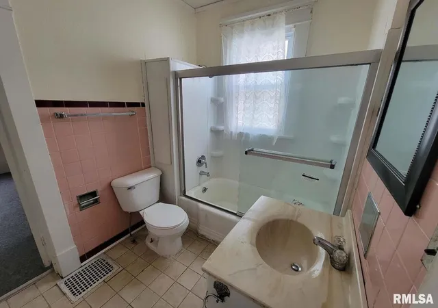 Photo 18 of Single family home for sale at 334 S Lincoln Blvd, Centralia, IL 62801 | MLS# EB460785 | Listing updated on 2026-05-27