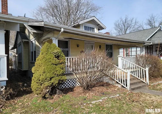 Photo 2 of Single family home for sale at 334 S Lincoln Blvd, Centralia, IL 62801 | MLS# EB460785 | Listing updated on 2026-05-27