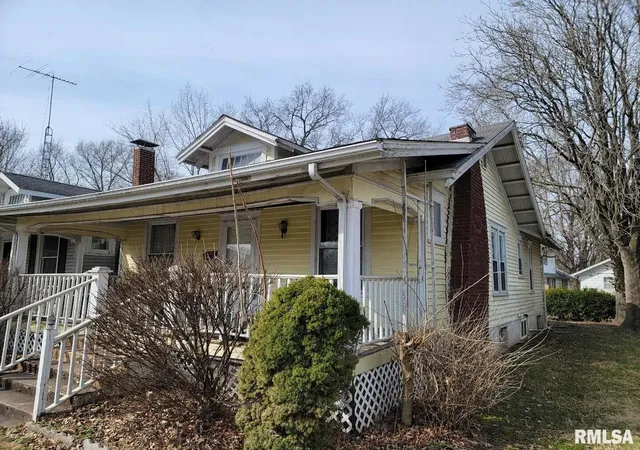 Photo 2 of Single family home for sale at 334 S Lincoln Blvd, Centralia, IL 62801 | MLS# EB460785 | Listing updated on 2026-05-27