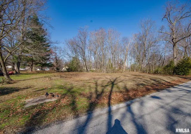 Photo 1 of Land for sale at Lots Oak Park Rd, Salem, IL 62881 | MLS# EB460802 | Listing updated on 2026-05-27