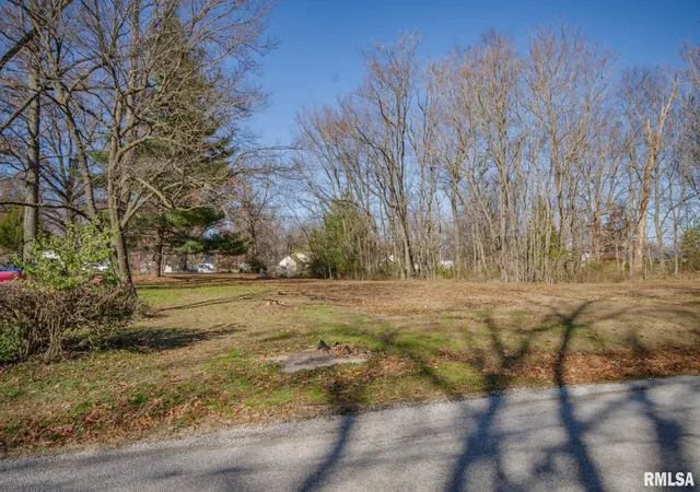 Photo 2 of Land for sale at Lots Oak Park Rd, Salem, IL 62881 | MLS# EB460802 | Listing updated on 2026-05-27