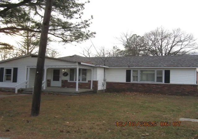Photo 2 of Single family home for sale at 903 S Odle St, West Frankfort, IL 62896 | MLS# EB460809 | Listing updated on 2026-06-17