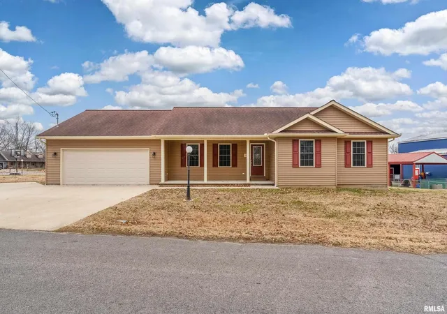 Photo 1 of Single family home for sale at 1101 California St, Carterville, IL 62918 | MLS# EB460810 | Listing updated on 2026-09-07