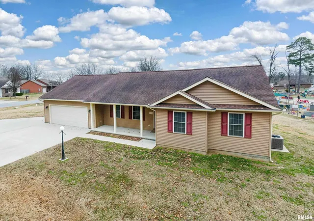 Photo 31 of Single family home for sale at 1101 California St, Carterville, IL 62918 | MLS# EB460810 | Listing updated on 2026-09-07