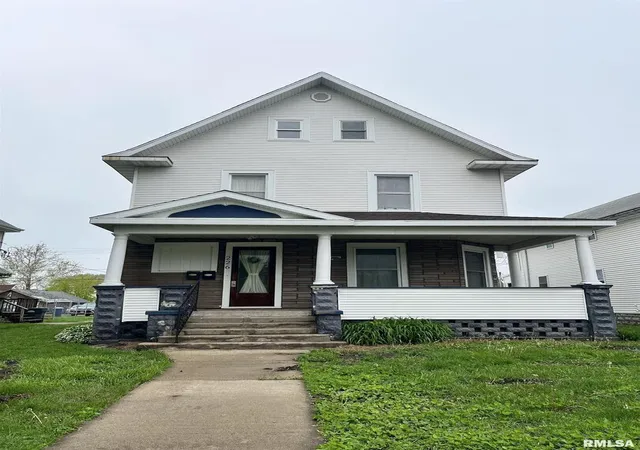 Multi family home for sale at 226 2nd Avenue S, Clinton, IA 52732 | MLS# QC4262833