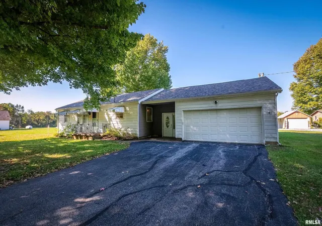 Photo 1 of Single family home for sale at 2943 N Rocky Comfort Rd, Makanda, IL 62958 | MLS# QC4268375 | Listing updated on 2026-01-14