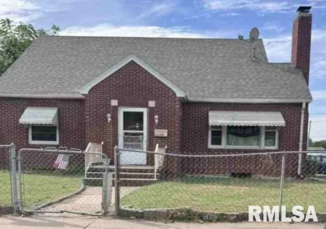 Photo 1 of Single family home for sale at 1126 Park Ave, Muscatine, IA 52761 | MLS# QC4269157 | Listing updated on 2026-05-27
