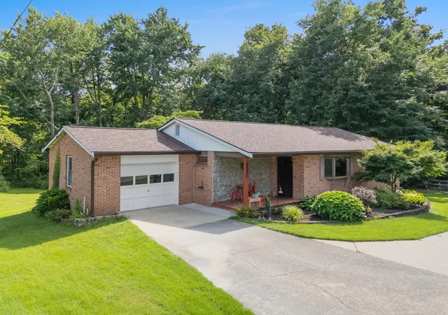 2nd image of 6590 E Bend Rd, Burlington, KY 41005 | MLS# 645138