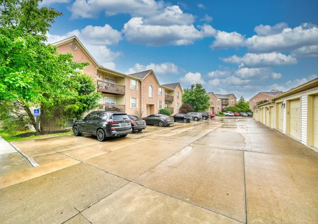 Homes for sale in Highland Heights, KY | 18 Highland Meadows Cir #6, Highland Heights, KY 41076 | MLS# 642926