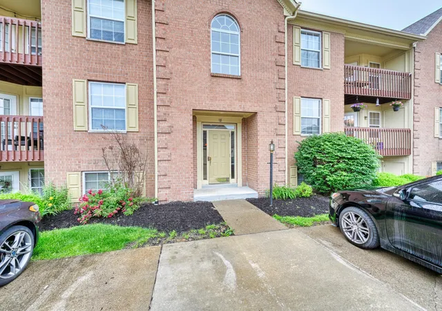 Homes for sale in Highland Heights, KY | 18 Highland Meadows Circle, Highland Heights, KY 41076 | Houzeo