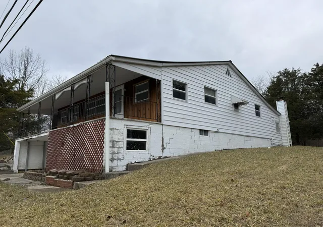 Homes for sale in Owenton, KY | 208 N Lakeshore Dr, Owenton, KY 40359 | MLS# 639163
