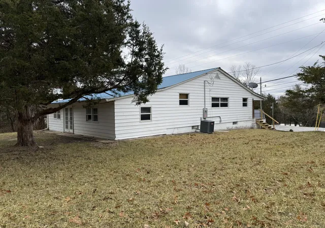 Homes for sale in Owenton, KY | 208 N Lakeshore Dr, Owenton, KY 40359 | MLS# 639163