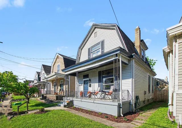 Photo 3 of Single family home for sale at 3711 Huntington Ave, Covington, KY 41015 | MLS# 642513 | Listing updated on 2026-08-22