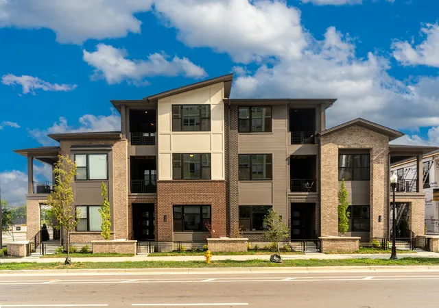 1st image of 126 W 4th St, Covington, KY 41011 | MLS# 639683