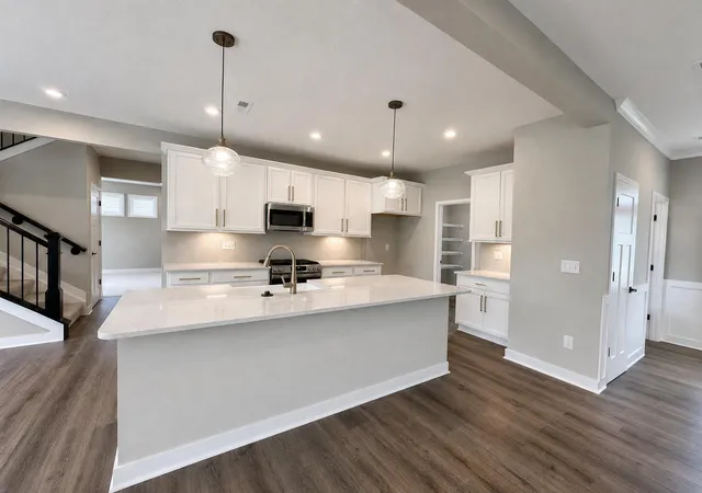 2nd image of 3965 Circollo Dr, Ft Mitchell, KY 41017 | MLS# 640052