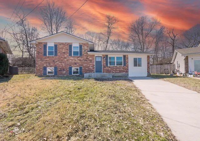 Homes for sale in Erlanger, KY | 3724 Jacqueline Dr, Erlanger, KY 41018 | MLS# 640418