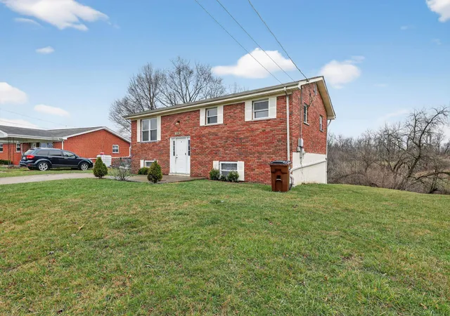 Homes for sale in Burlington, KY | 3324 Beech Ln, Burlington, KY 41005 | MLS# 641213
