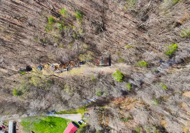 Homes for sale in Middlesboro, KY | 1197 Beans Fork Rd, Middlesboro, KY 40965 | MLS# 641070