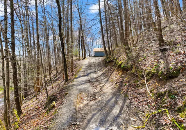 Homes for sale in Middlesboro, KY | 1197 Beans Fork Rd, Middlesboro, KY 40965 | MLS# 641070