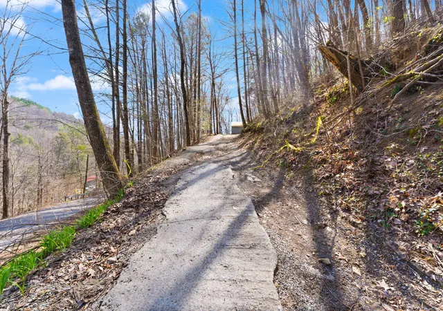Photo 3 of Land for sale at 1197 Beans Frk Rd, Middlesboro, KY 40965 | MLS# 641070 | Listing updated on 2026-04-01