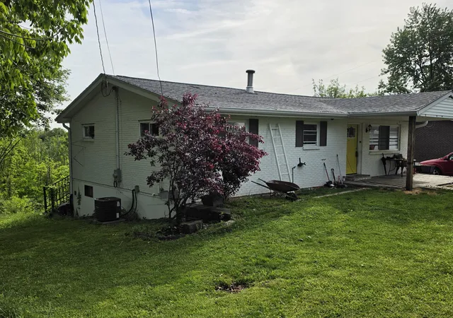 Homes for sale in Dry Ridge, KY | 270 Cottonwood Dr, Dry Ridge, KY 41035 | MLS# 641118