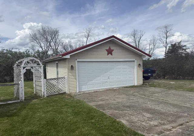 Homes for sale in Williamstown, KY | 3120 Humes Ridge Rd, Williamstown, KY 41097 | MLS# 641156