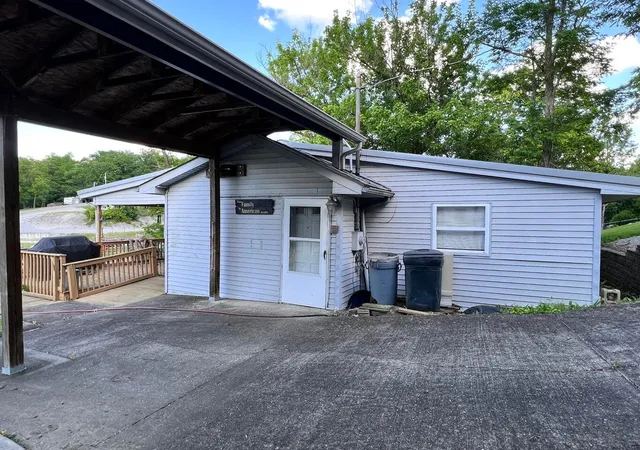 Homes for sale in Williamstown, KY | 255 Highview Dr, Williamstown, KY 41097 | MLS# 641292