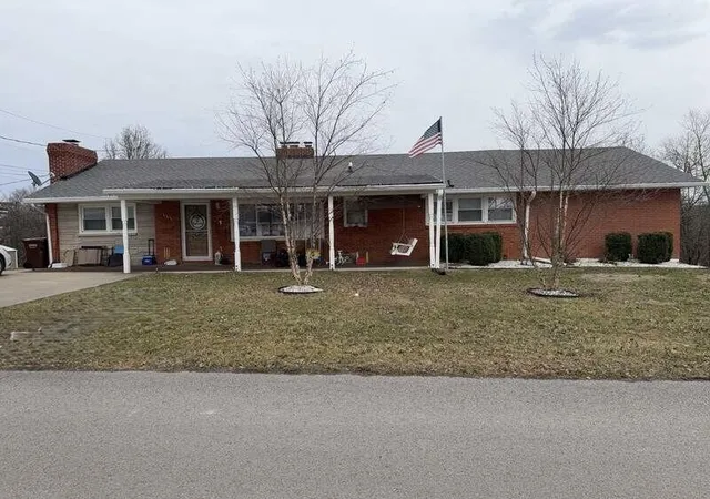 Homes for sale in Owenton, KY | 111 Kelly Ct, Owenton, KY 40359 | MLS# 641715