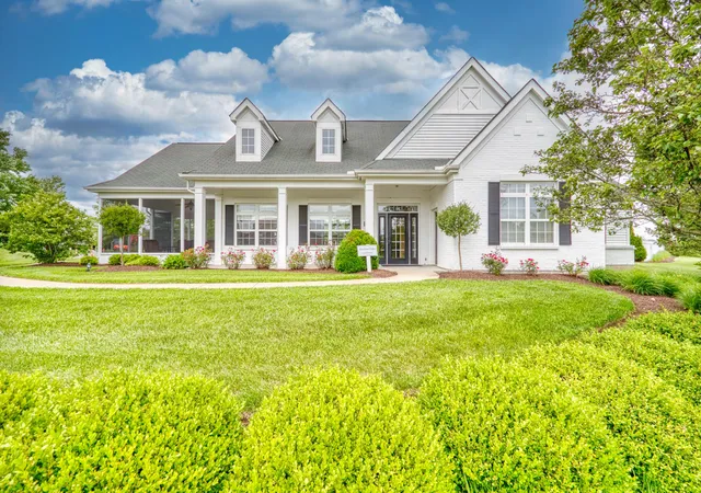 Homes for sale in Florence, KY | 1460 Taramore Drive, Florence, KY 41042 | Houzeo