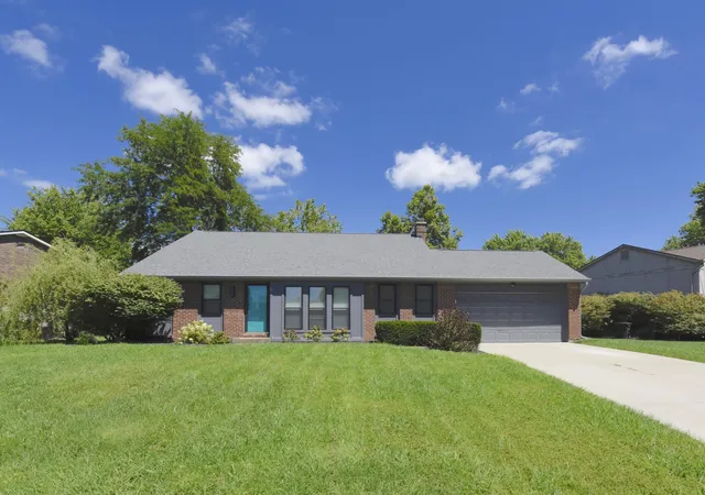 Photo 2 of Single family home for sale at 822 Deena Dr, Villa Hills, KY 41017 | MLS# 645867 | Listing updated on 2026-10-04