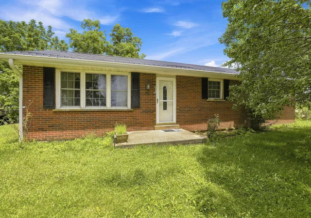 Homes for sale in Williamstown, KY | 525 Chipman Ridge Rd, Williamstown, KY 41097 | MLS# 644421