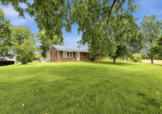 Homes for sale in Williamstown, KY | 525 Chipman Ridge Rd, Williamstown, KY 41097 | MLS# 644421