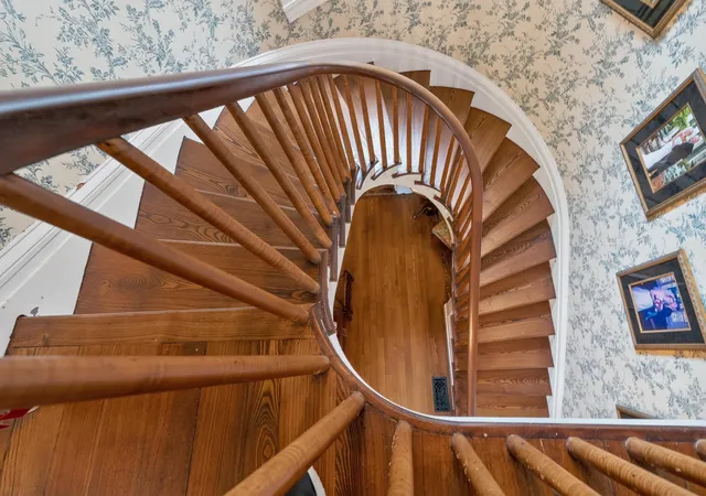 Photo 3 of House for sale at 7812 E Bend Rd, Burlington, KY 41005 | MLS# 642073 | Listing updated on 2026-08-24